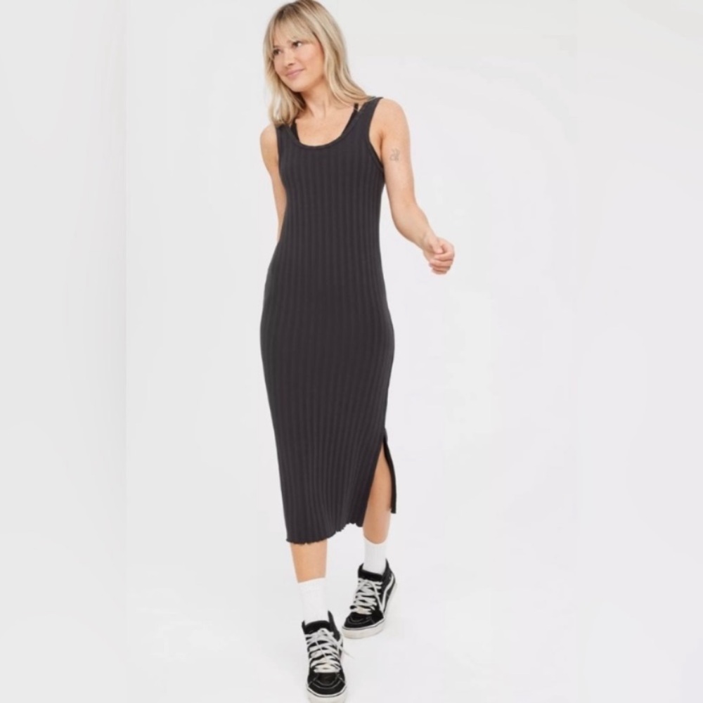 Aerie black ribbed bodycon midi dress